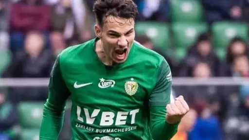 وسط اهتمام الأهلي والزمالك.. شلاسك...