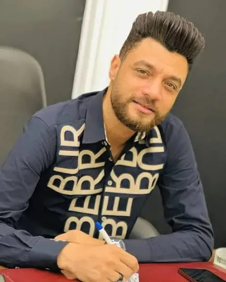 من هو أحمد عامر