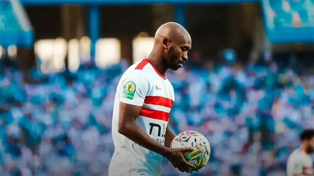 مشجع مجهول يفاجئ شيكابالا بطائرة تحلق في سماء الساحل الشمالي تكريماً لقائد الزمالك