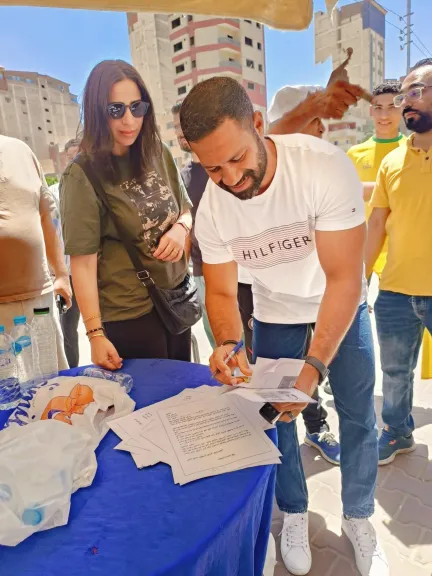 بعد توقيع حسني عبدربه وزوجته.... 1500 استمارة لسحب الثقة من مجلس نصر أبو الحسن أمام مقر الإسماعيلي