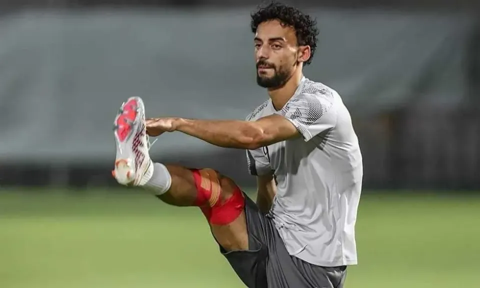 توقف المفاوضات مع سيراميكا.. أحمد عبد القادر يرفض الرحيل عن الأهلي في الصيف الحالي