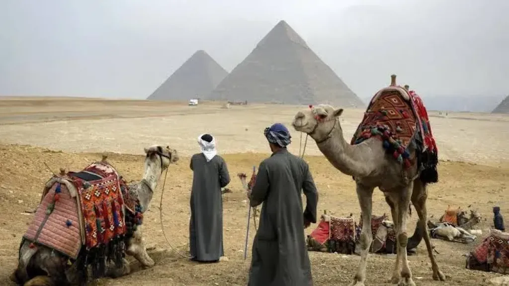 إلغاء المساواة بين السائح العربي والمصري في رسوم زيارة الأماكن الأثرية