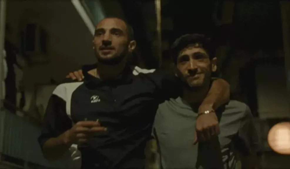 إلى عالم مجهول