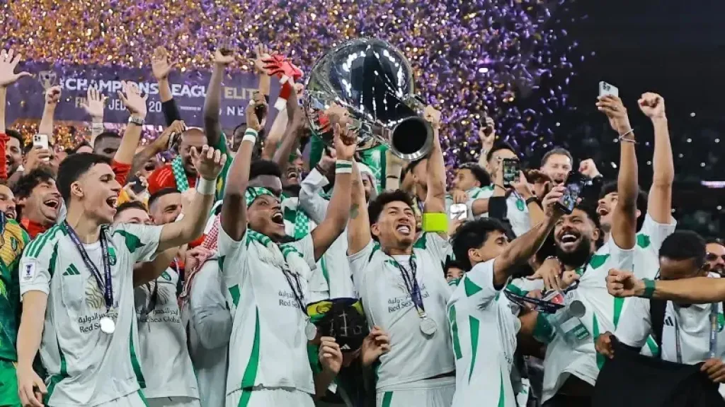 القنوات الناقلة لمباريات الأهلي السعودي في بطولة كأس كومو الودية مع الموعد