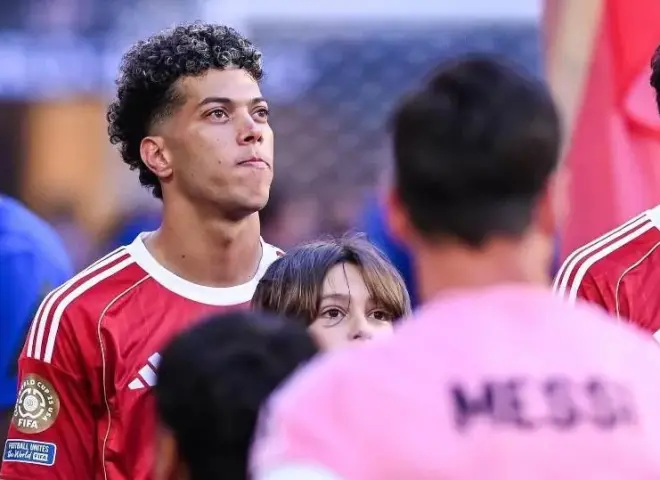 رسميًا.. الأهلي يجدد عقد إمام عاشور حتى 2029 ويرفض عروض السعودية