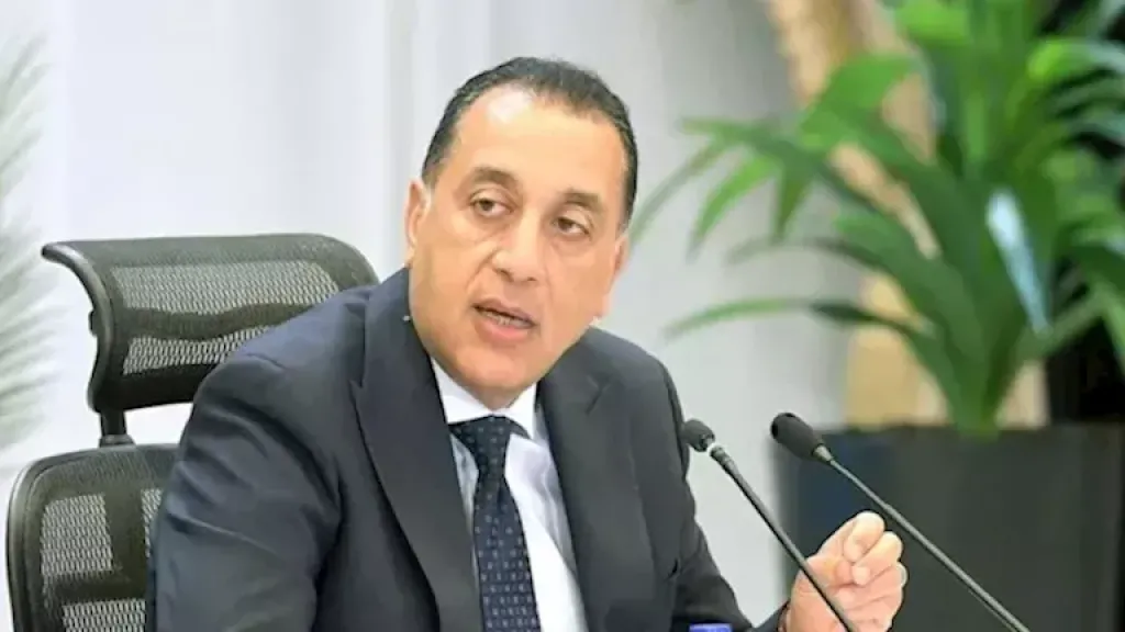 رئيس الوزراء يترأس اجتماع الحكومة الأسبوعي من العلمين الجديدة