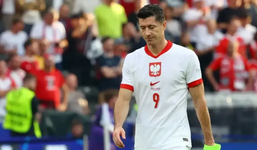 بعد تعيين يان أوربان مدربًا رسميًا.. هل سيعود ليفاندوفسكي لمنتخب بولندا؟؟