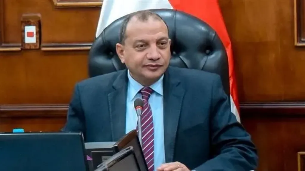 الدكتور منصور حسن