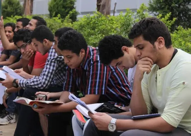 طلاب ثانوية عامة