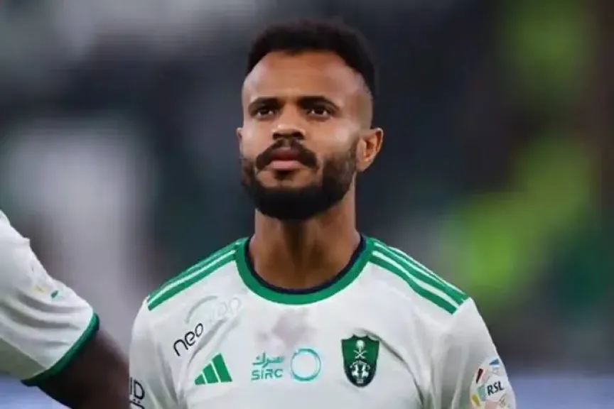 بعد تلقيه الكثير من العروض.... الأهلي السعودي يجدد التعاقد مع علي مجرشي رسميًا