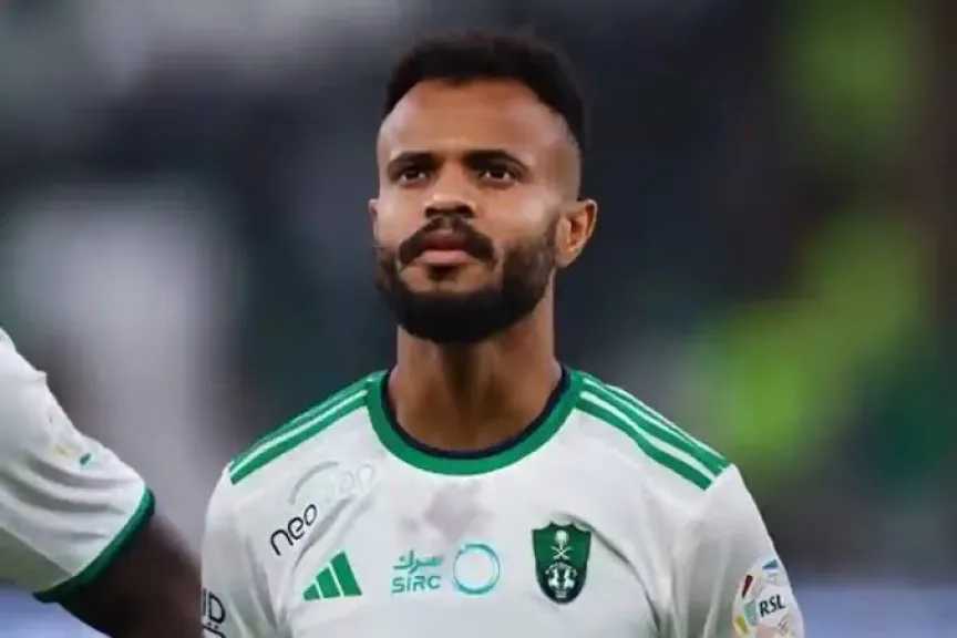 بعد تلقيه الكثير من العروض.... الأهلي السعودي يجدد التعاقد مع علي مجرشي رسميًا
