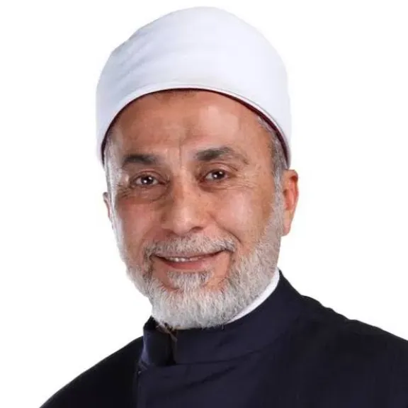 عندما تتجنب الأذى من العائلة هل هذا يُعدُّ قطعًا لصلة الرحم؟... عالم أزهري يجيب