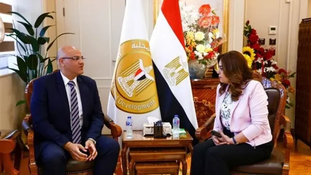 لمتابعة أخر التطورات.. وزيرة التنمية المحلية تستقبل محافظ القليوبية في مقر الوزارة بالعاصمة الإدارية
