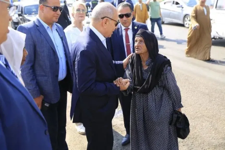 ”نفسي في حتة لحمة”.. محافظ القاهرة يستجيب لمناشدة سيدة مسنة خلال افتتاح سوق الجمالية