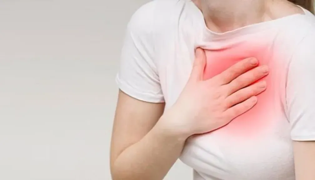 تسبب حموضة.. طبيب أمريكي يحذر من تناول 4 أطعمة شائعة
