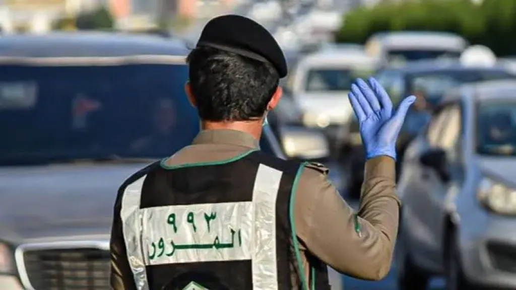 لتعزيز السلامة المرورية... حملة من إدارة المرور السعودي لتجهيز السيارات بأدوات الطوارئ