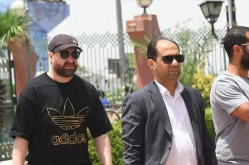 بعد وفاة زوجته.... أول ظهور للفنان نضال الشافعي في جنازة شقيق المخرج خالد جلال