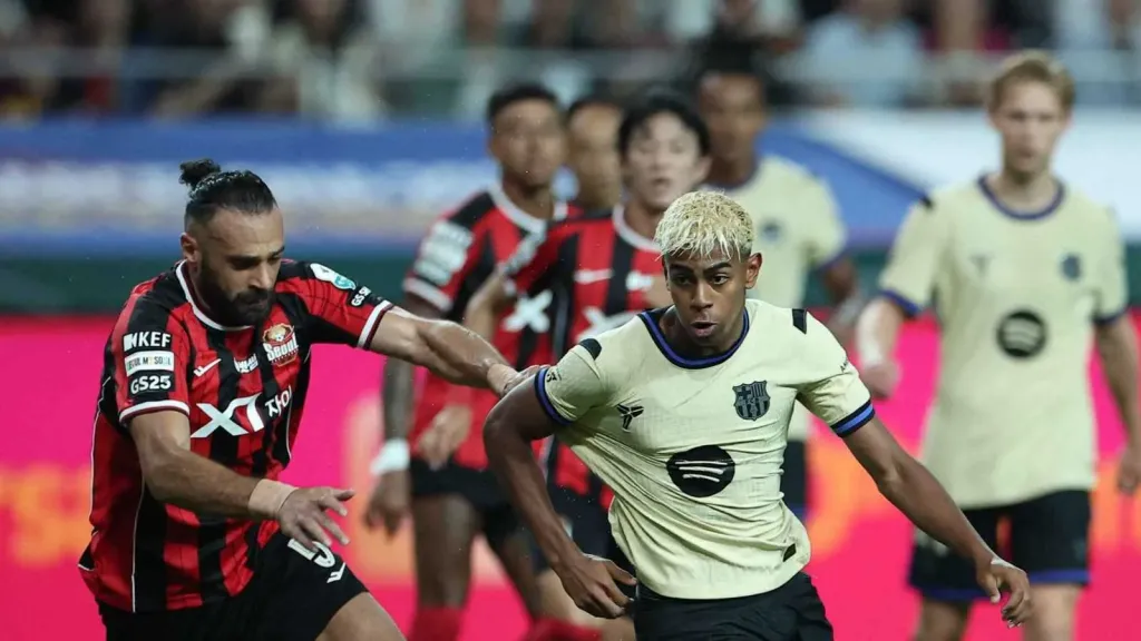 بعد تسجيله في شباك برشلونة... من هو يزن العرب الأردني لاعب سيؤول الكوري؟؟