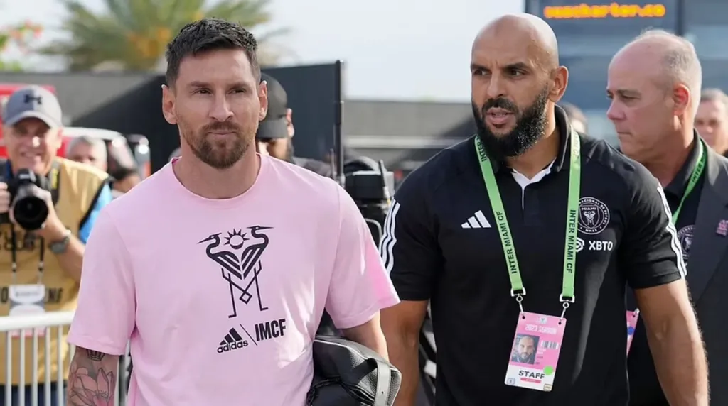 ياسين تشويكو وميسي