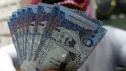 تراجع متواصل في سعر الريال...