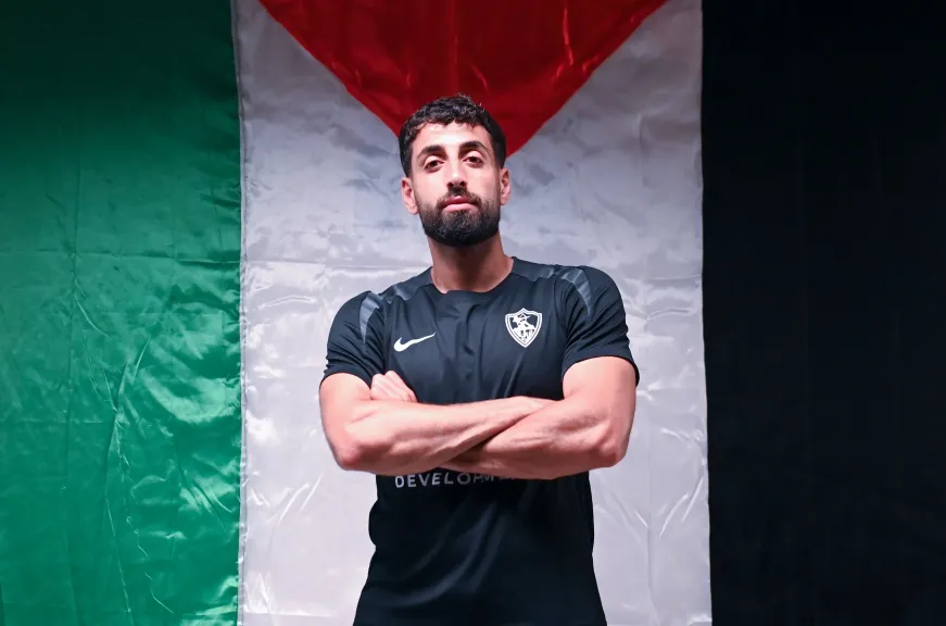 كيف استقبل لاعبي الزمالك عدي الدباغ في مرانه الأول مع الفارس الأبيض؟