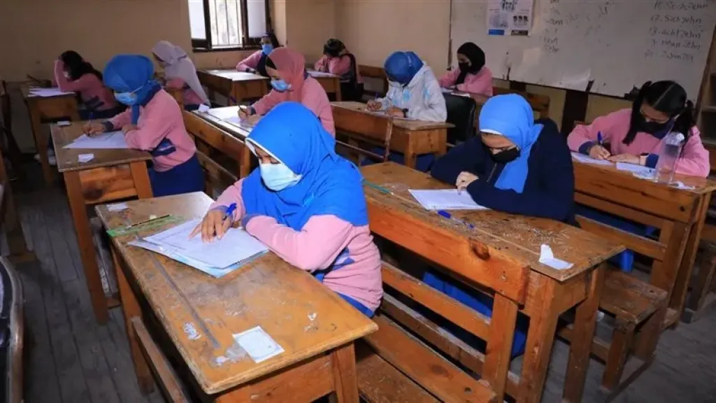 طلاب الاعدادية