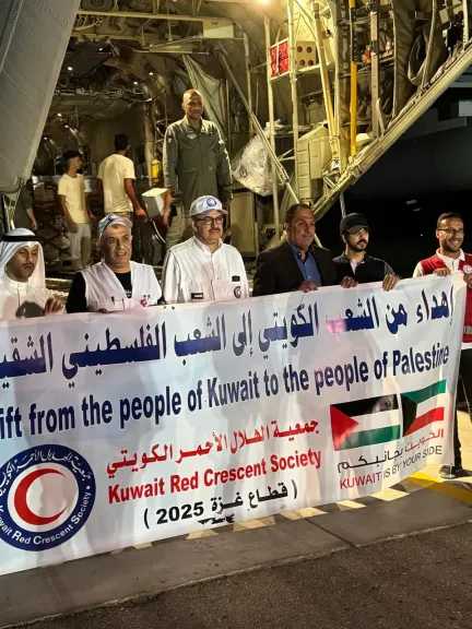 سفير الكويت بالقاهرة: وصول أولى طائرات جسر الإغاثة الكويتي الجديد لـ غزة .. صور