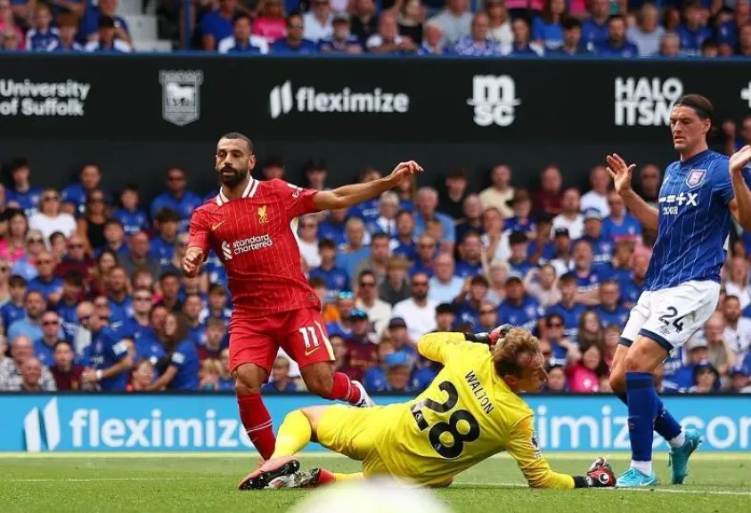 تفوق على كل الأساطير.. محمد صلاح ملك الافتتاح في الدوري الإنجليزي بالأرقام