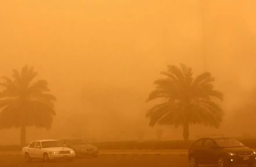 عاصفة ترابية في أسوان