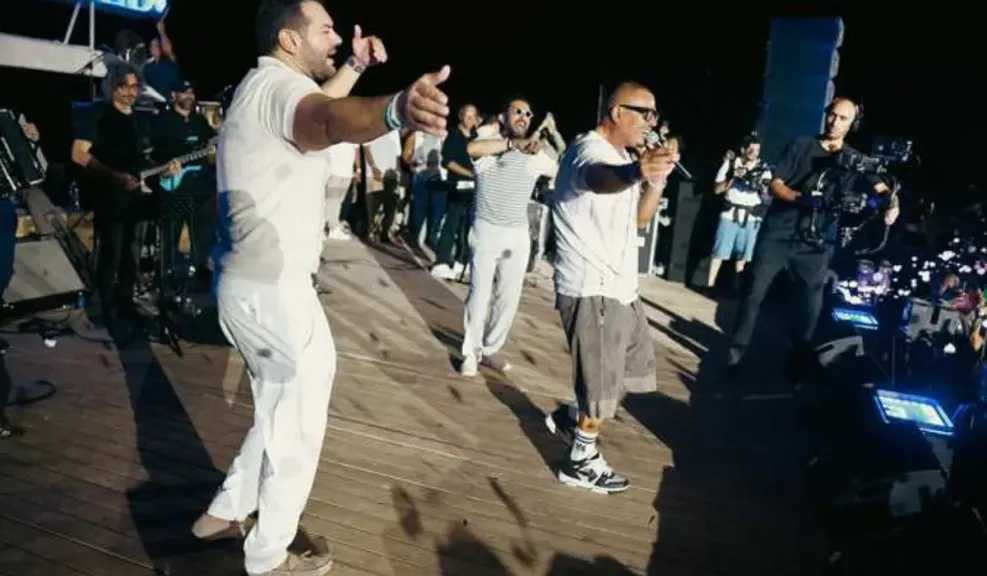 ماذا قال عمرو دياب لأحمد حلمي وعمرو يوسف في حفل الساحل الشمالي؟