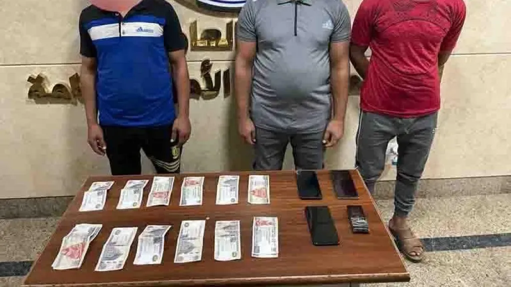 انتحال صفة موظفين خدمة العملاء