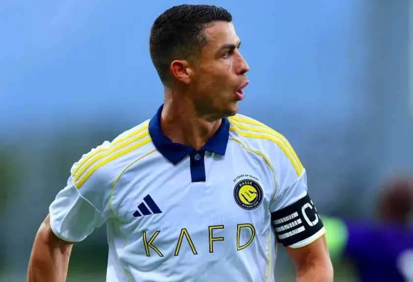 لا يتوقف عن الأرقام القياسية.. كرستيانو رونالدو يصل للهدف رقم 100 مع النصر بعد هدفه في الأهلي