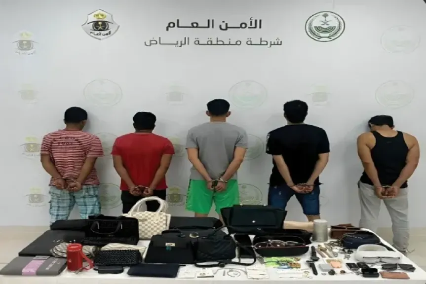 القبض على 5 مقيمين