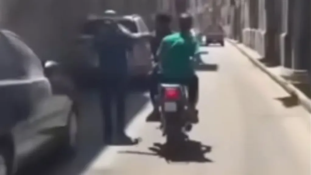 القبض على شباب تصفع المارة