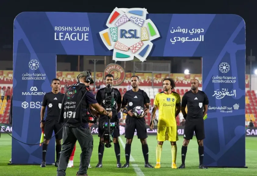 مباراة ضمك ضد الحزم