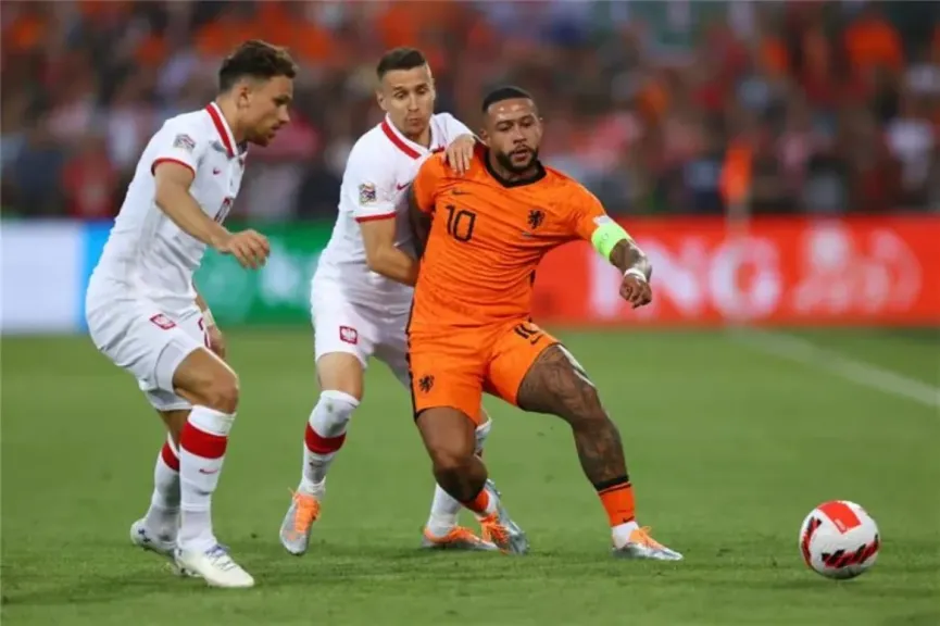 مباراة هولندا ضد بولندا