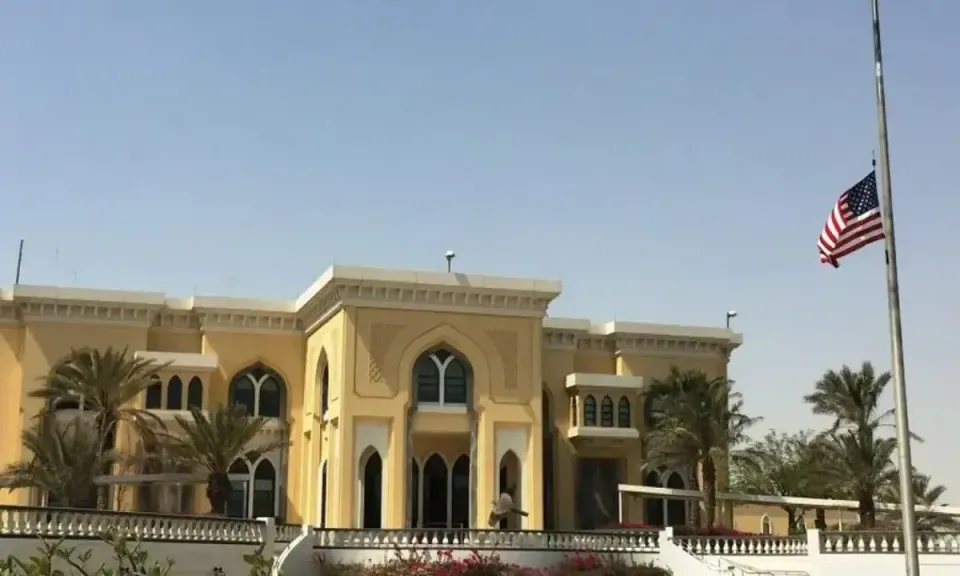بعد ضرب قطر.. بيان عاجل من السفارة الأمريكية في قطر بعد الغارة الإسرائيلية على الدوحة