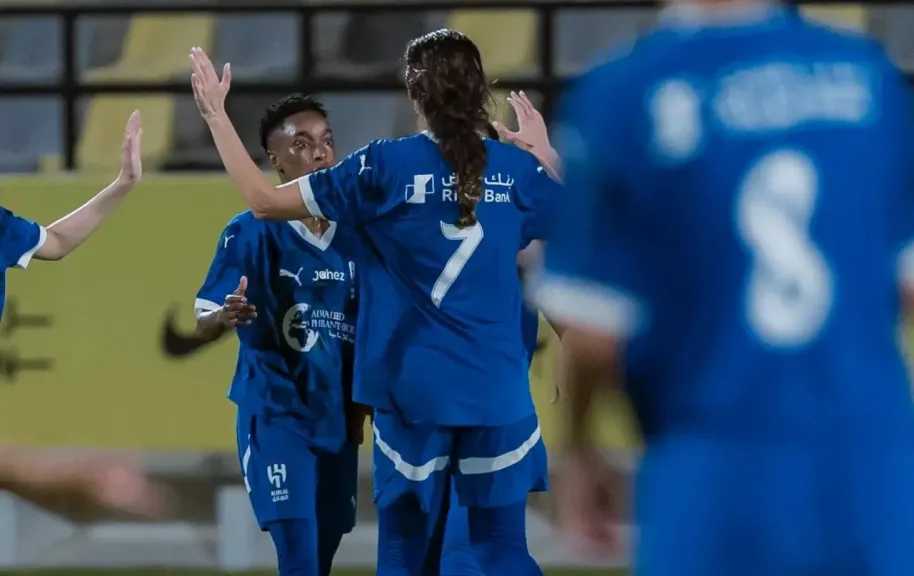 القنوات الناقلة لمباراة الهلال ضد القادسية اليوم في افتتاح الدوري السعودي للسيدات مع الموعد