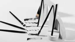 نصائح لتطبيق الآيلاينر بسهولة مثل...