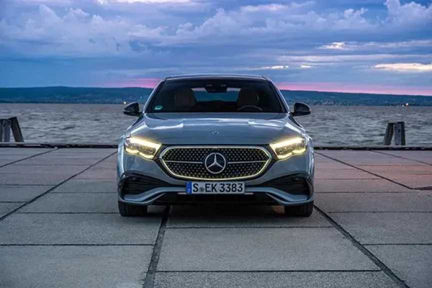 رسميًا.. مرسيدس-بنز تطلق منصتها الرقمية الأولى في مصر لتصفح السيارات وحجزها أونلاين