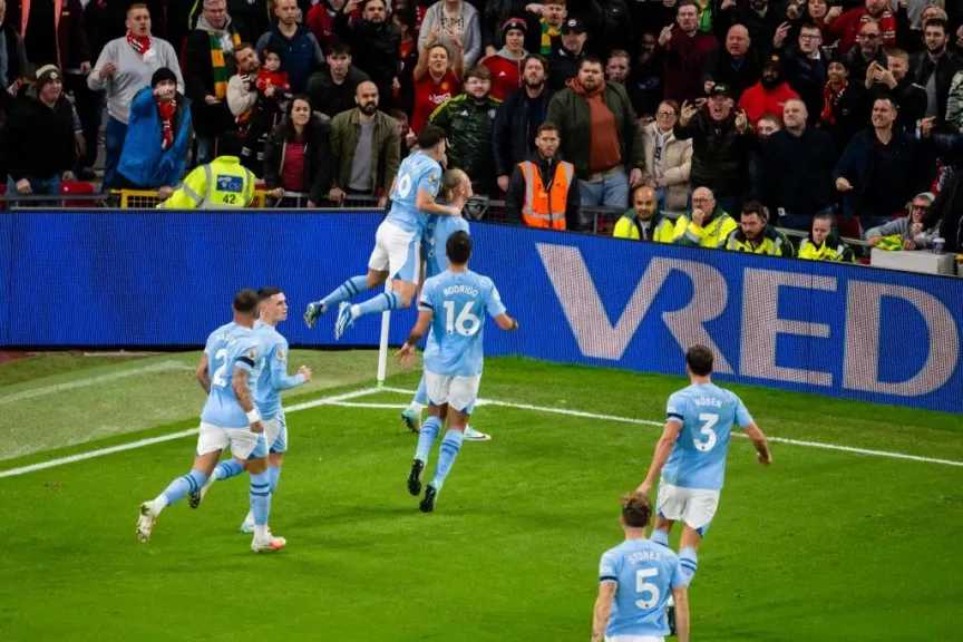 قمة اليوم.. القنوات الناقلة لمباراة مانشستر سيتي ضد مانشستر يونايتد اليوم في الدوري الإنجليزي مع الموعد