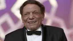 هل بنى عادل إمام مسجد...