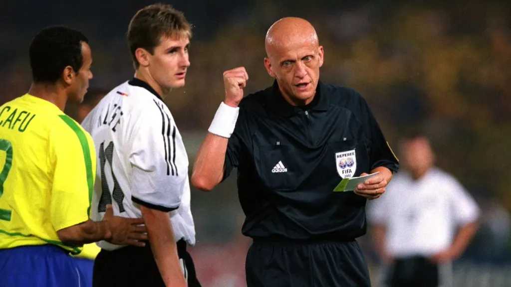 كولينا يكشف تعديلات جديدة في تقنية حكم الفيديو المساعد لبطولة كأس العالم للشباب 2025