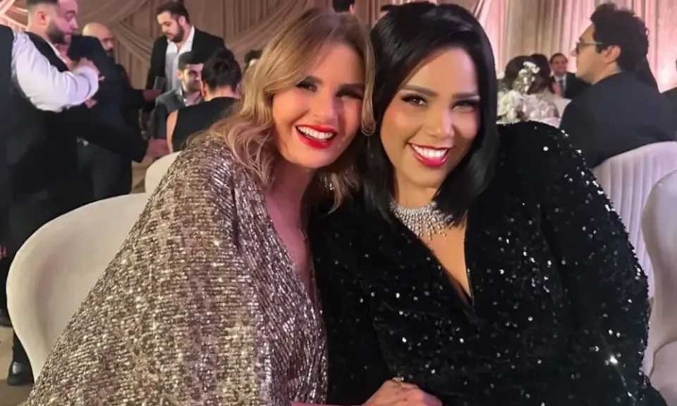 إطلالة الفنانة يسرا.. أحدث ظهور لـ يسرا مع شيماء سيف