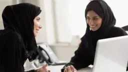 كيف تساعد القروض النساء غير...