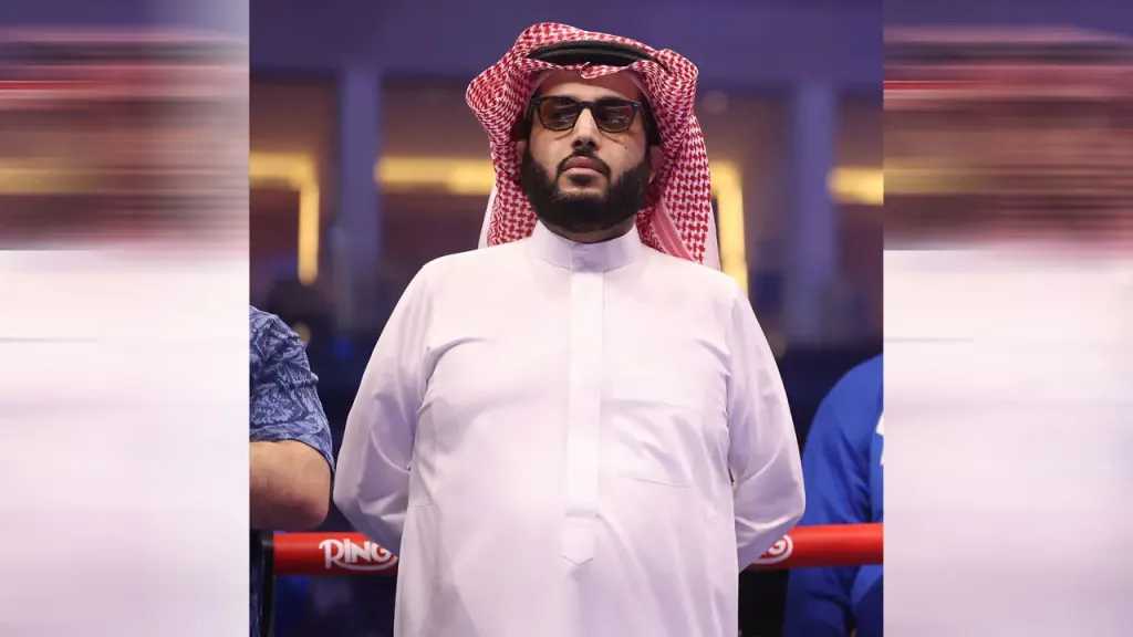 تركي آل الشيخ يلمح لبيع مانشستر يونايتد ويُلقي انتقادات حادة للمالكين الحاليين.. هل يكون هو المستثمر القادم؟