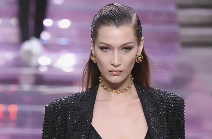 بيلا حديد تطلق أولى علاماتها العطرية الفاخرة &rdquo;أوريبيلا&rdquo; من الكويت