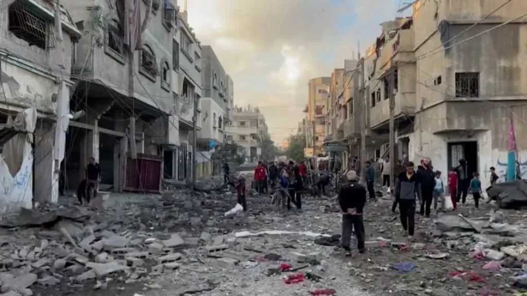 انفجارات عنيفة تهز شرق خان يونس وتدمير واسع للمنازل جراء غارات إسرائيلية