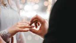 تفسير حلم الزواج للعزباء من...