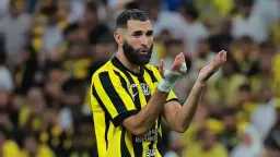 بنزيما يصعق الجميع بهدف تاريخي...